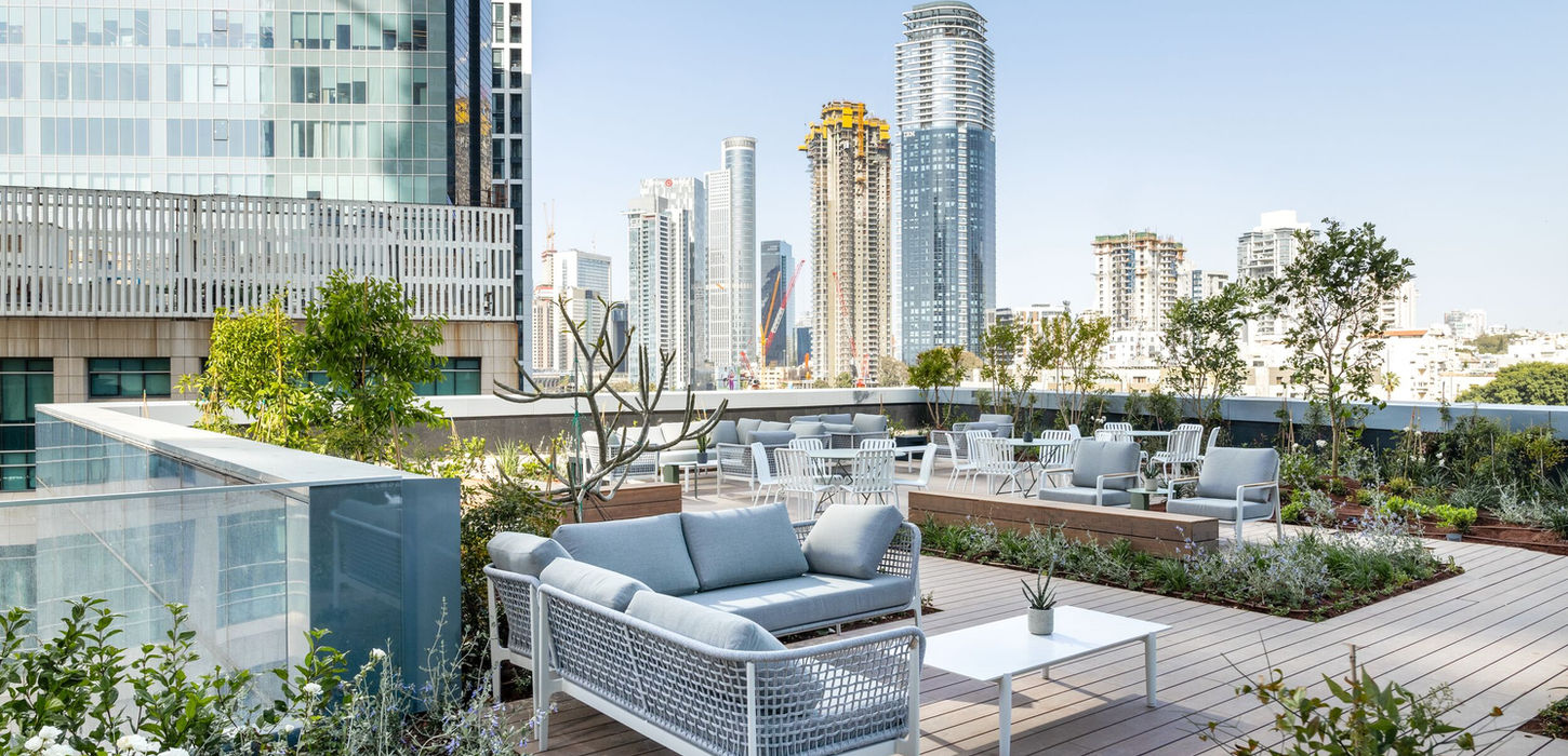 מרפסת WeWork עזריאלי טאון